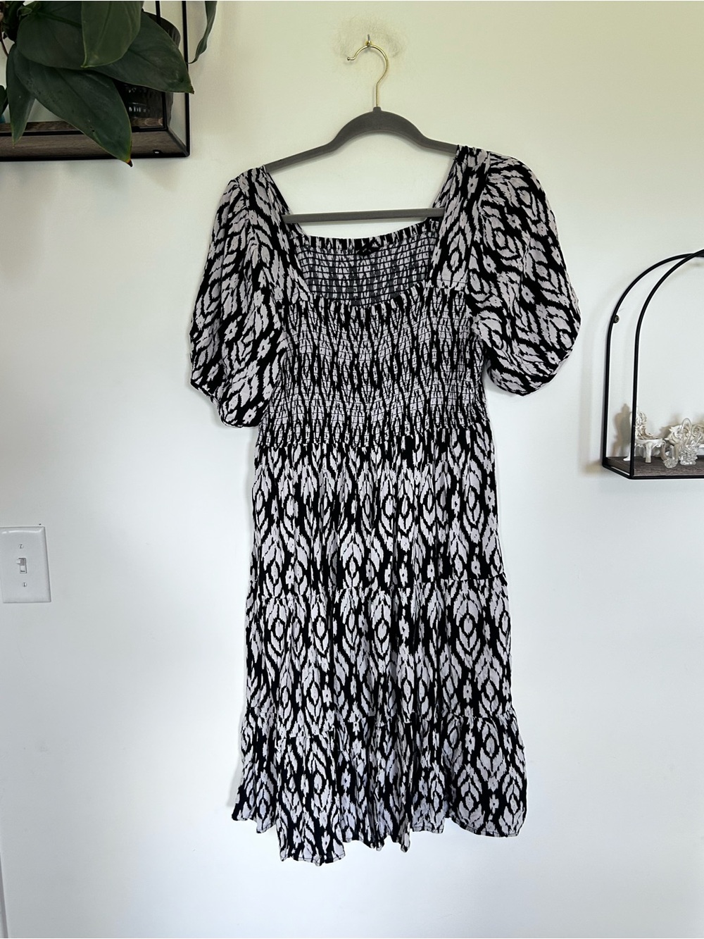 Only Pigalle Blackā & White Smocked Short Puff Sleeve Knee Length Dress Size XL